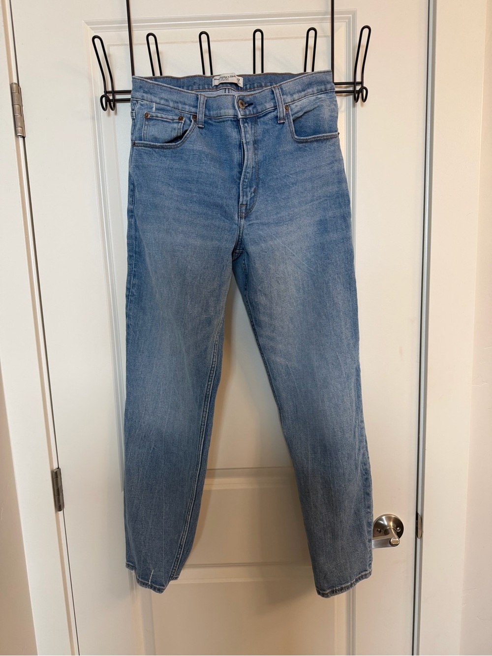 Abercrombie & Fitch Light The Mom High Rise Jean